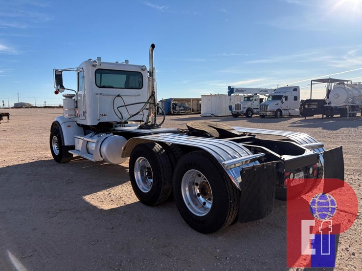 2017-peterbilt-367-image-5