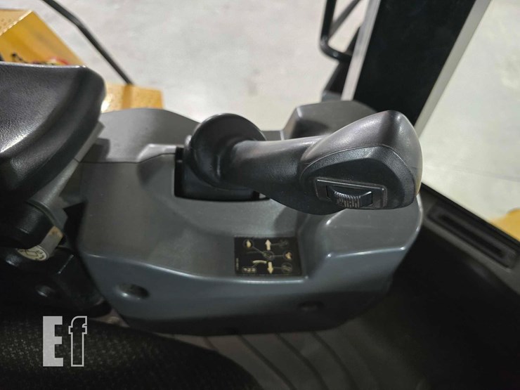 2012-caterpillar-972k-image-22