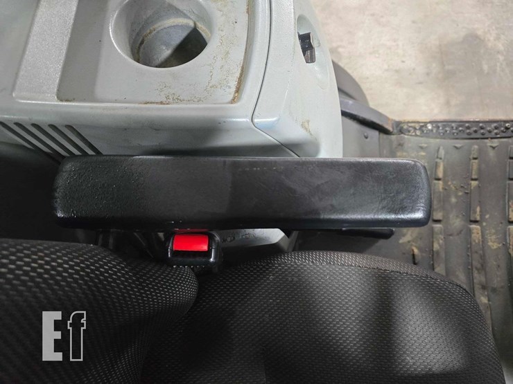 2018-caterpillar-906m-image-23