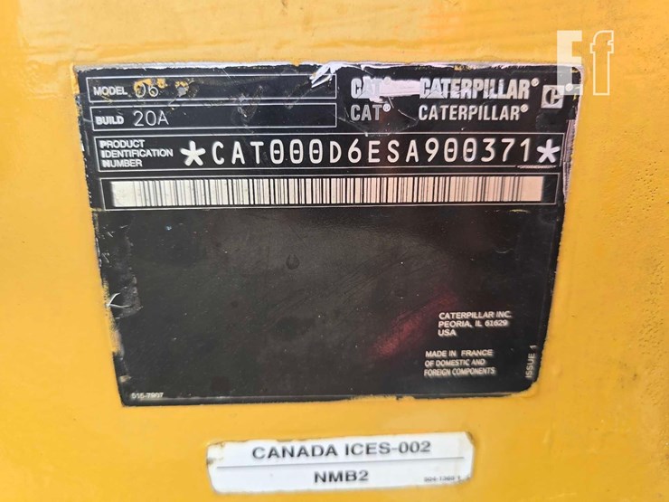 2020-caterpillar-d6-image-37