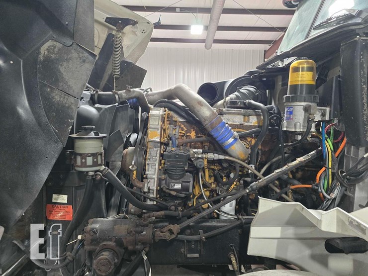 2005-international-9400-image-19