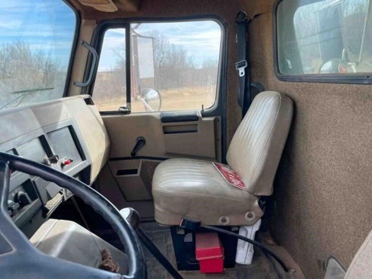 1994-international-dump-truck-image-18