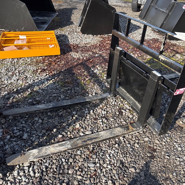 #2915 • new Kivel mini pallet fork attachment