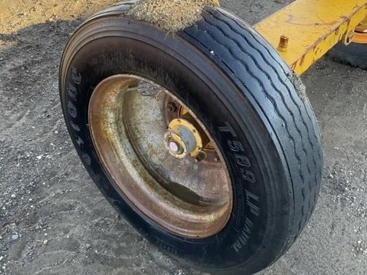 custom-36'-5th-wheel-implement-carrier-image-15