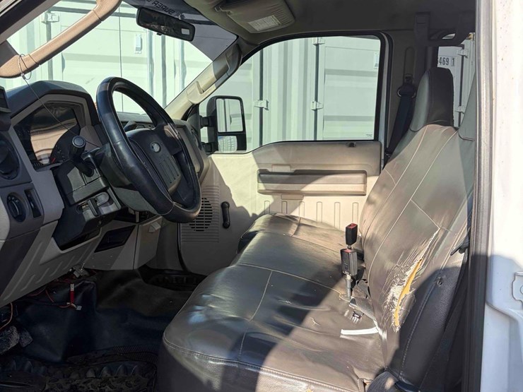 2010-ford-f350-image-10