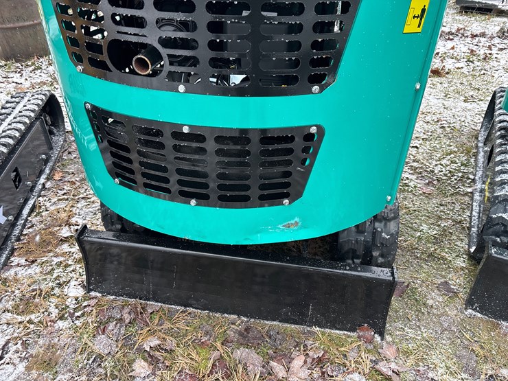 #2003-•-unused-h15r-mini-excavator-image-5