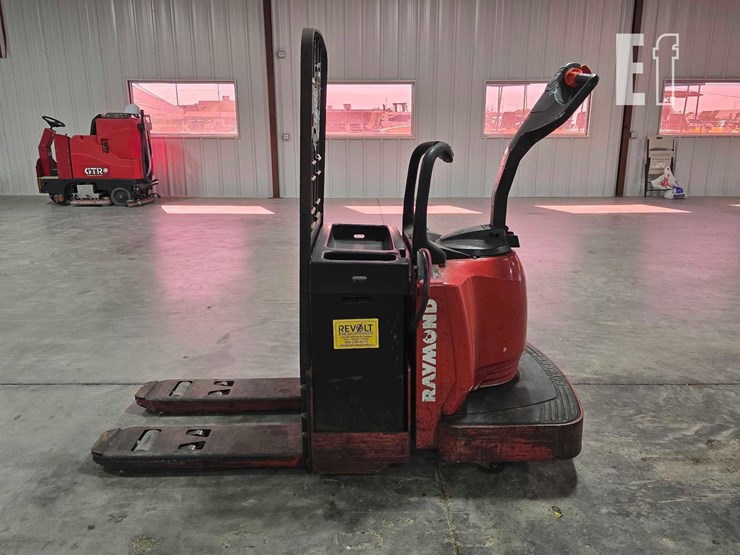 raymond-8400-image-5