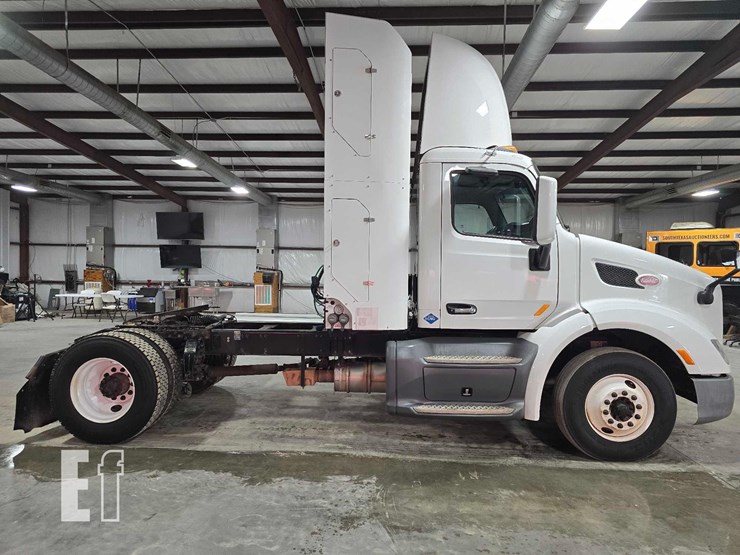 2017-peterbilt-579-image-6