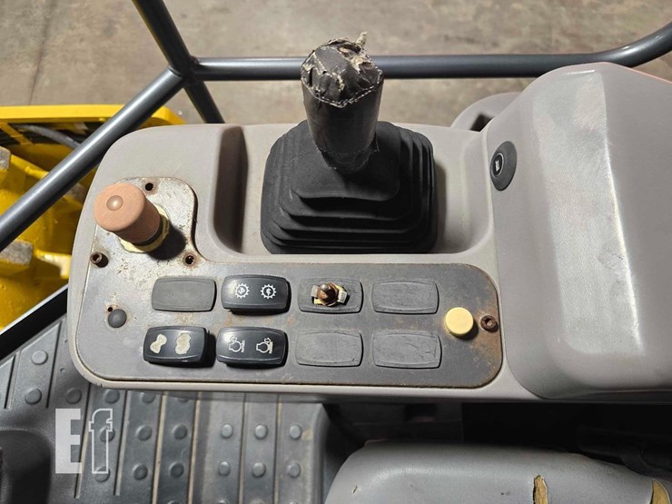 2014-volvo-sd115-image-15