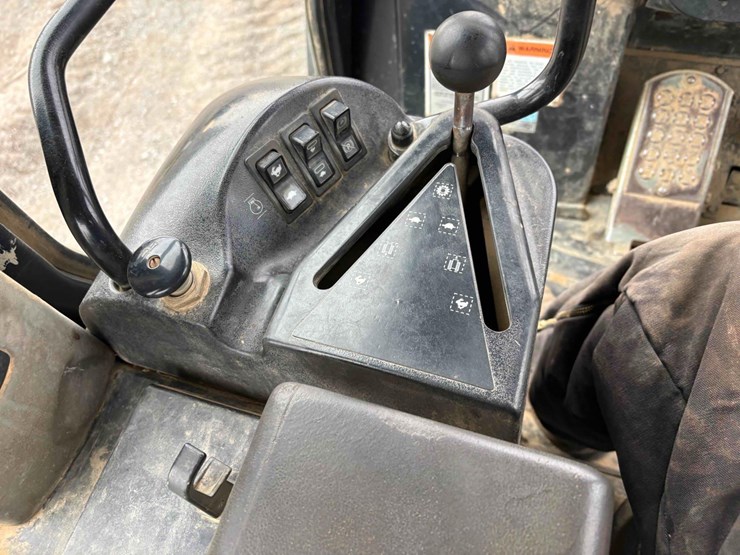 2004-caterpillar-963c-image-16