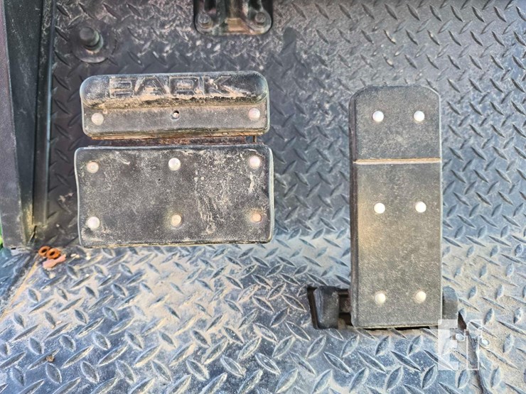 e-z-go-6-seater-golf-cart-9812-image-16