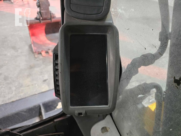 2016-deere-75g-image-21