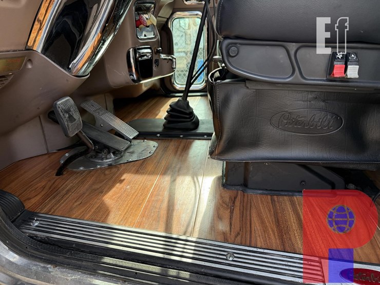 2006-peterbilt-379-image-12