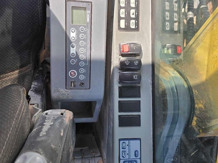 2022-xcmg-xe210u-image-15