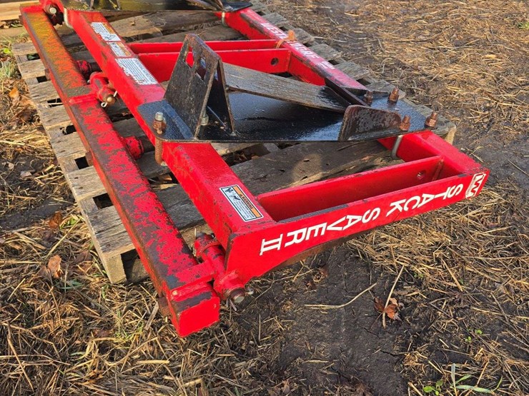 westendorf-stack-saver-2-skid-steer-attachment-image-2