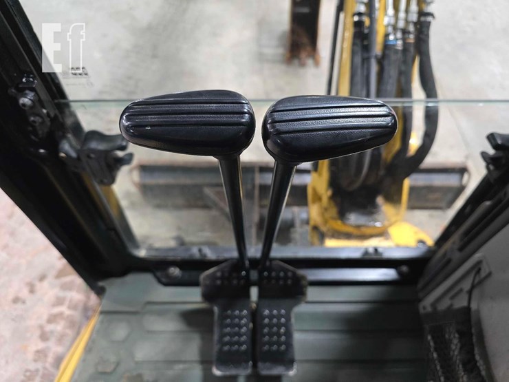 2016-caterpillar-303.5e2-cr-image-21