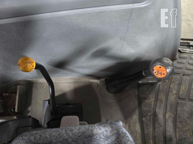 new-holland-tl100a-image-27