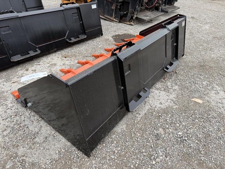 #139-•-80"-skid-steer-bucket-w/-teeth-image-2