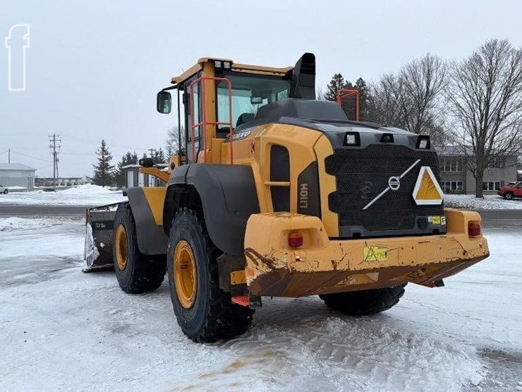 2017-volvo-l110h-image-21