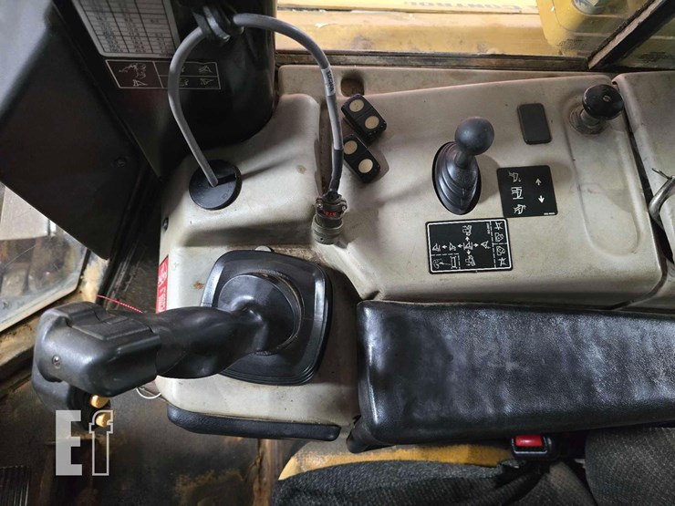 2016-caterpillar-d6n-lgp-image-20