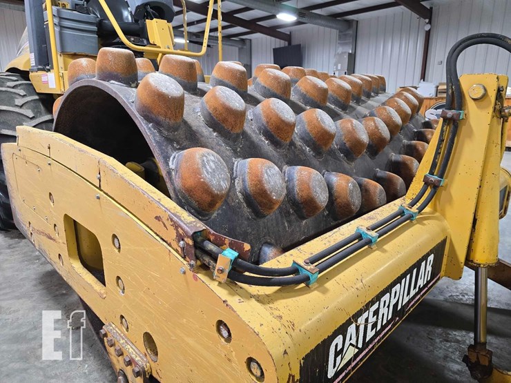 2005-caterpillar-cp-563e-image-13