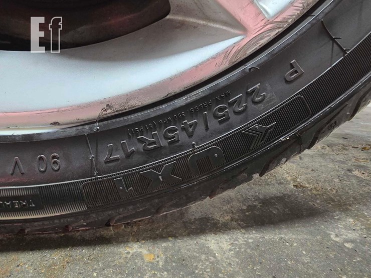 2014-mercedes-benz-c250-image-19