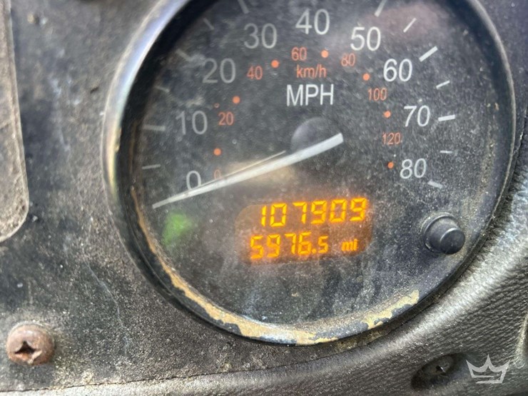 2018-peterbilt-320-image-31