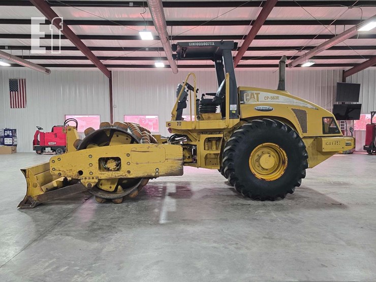 2005-caterpillar-cp-563e-image-5