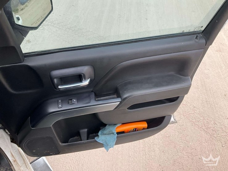 2018-chevrolet-silverado-1500-image-25