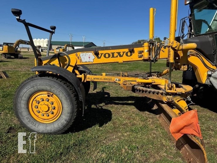 2003-volvo-g746b-image-13