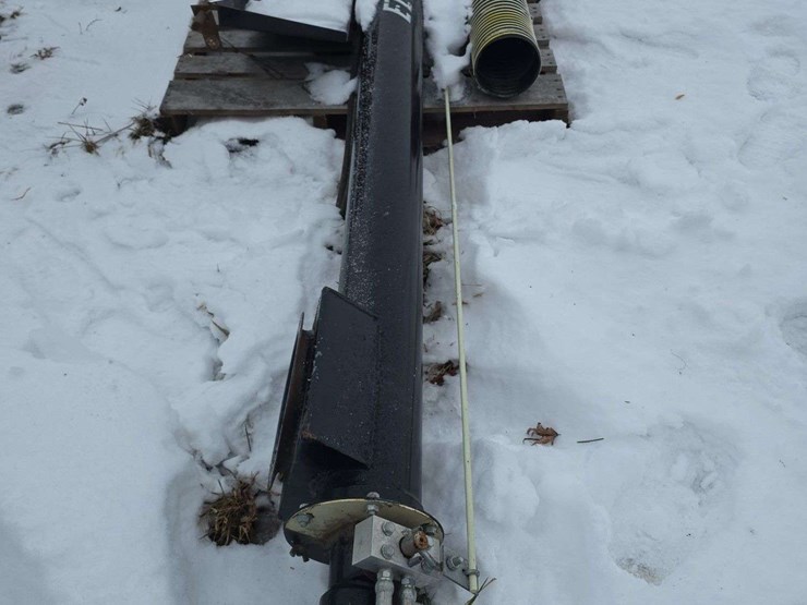 e-z-trail-tender-auger,-hyd-drive-image-1