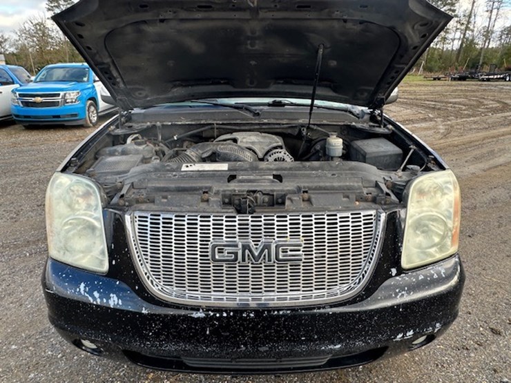 2011-gmc-yukon-image-50