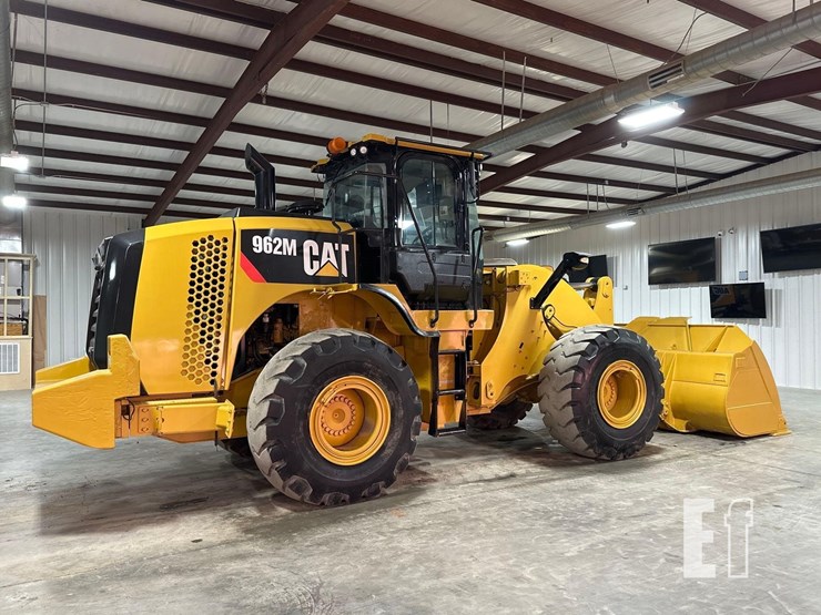 2017-caterpillar-962m-image-3