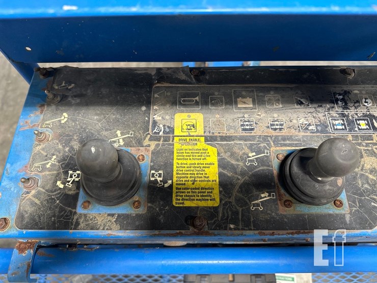 2011-genie-s125-image-11