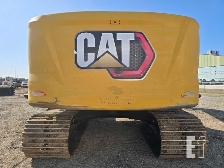 2020-caterpillar-323-image-8