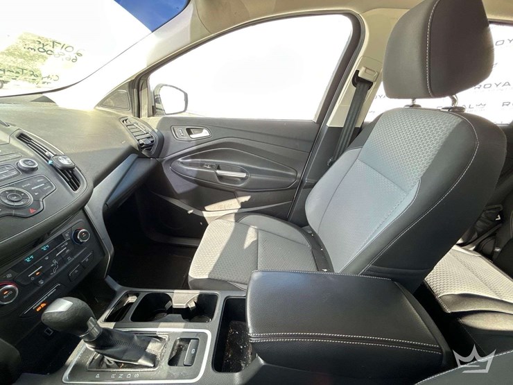 2017-ford-escape-image-19