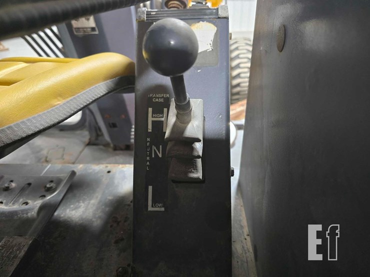 2004-volvo-g60-image-21