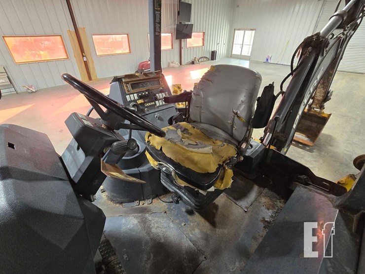 2015-deere-310l-ep-image-15