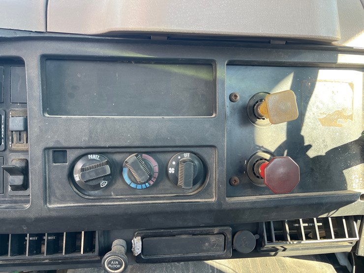 1995-international-4900-image-16