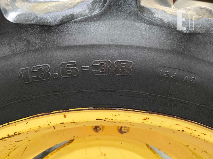 john-deere-6220-image-23