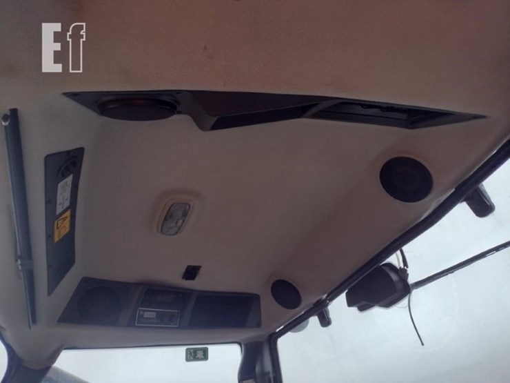 jcb-fastrac-8250-image-16