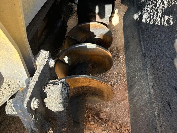 2018-volvo-p7110b-image-13