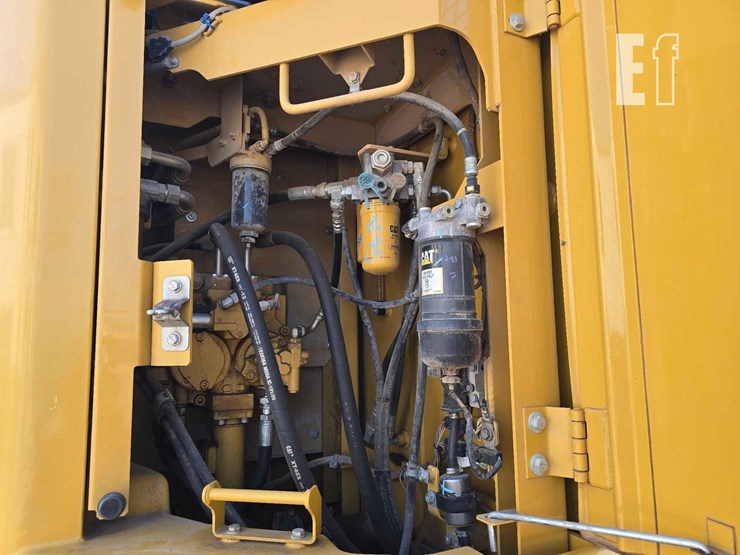2018-caterpillar-325flcr-image-26