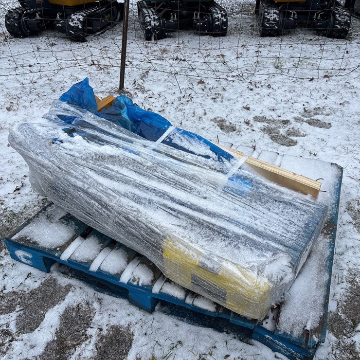 #3022 • 2025 Unused GIYI Silent Type Hydraulic Breaker