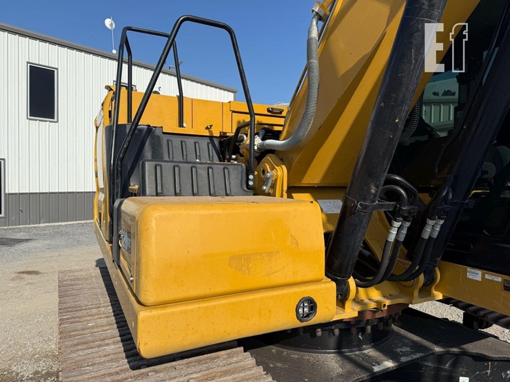 2023-caterpillar-320gc-image-12