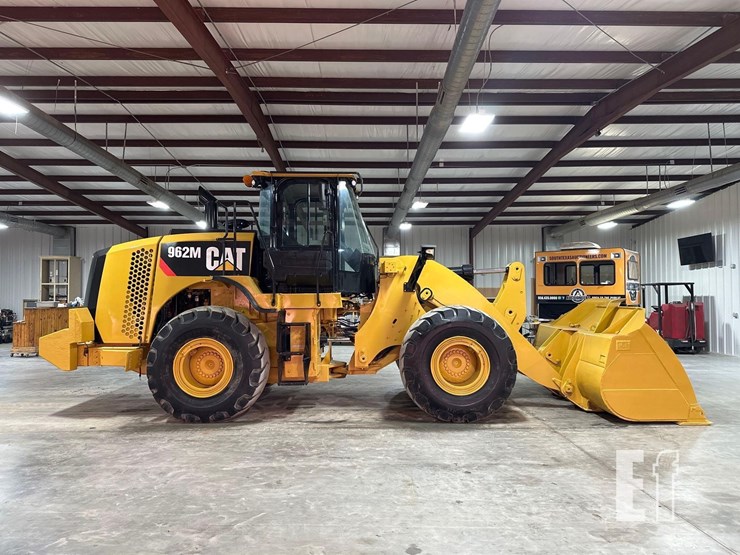 2017-caterpillar-962m-image-6