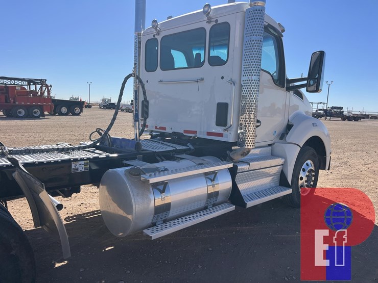 2024-kenworth-t880-image-5