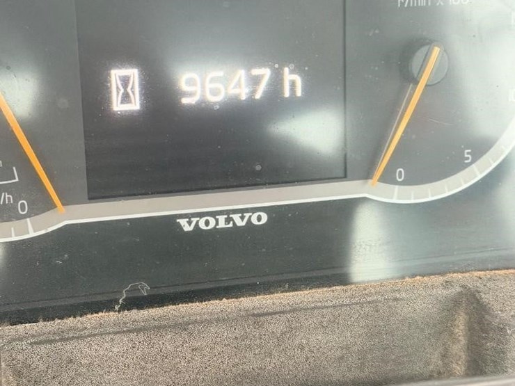 2017-volvo-l110h-image-28