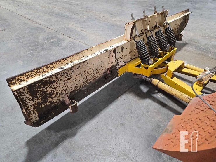 2013-superior-broom-dt80ct-image-13