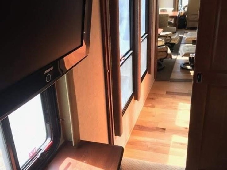 2008-fleetwood-diesel-pusher-motorhome-image-8